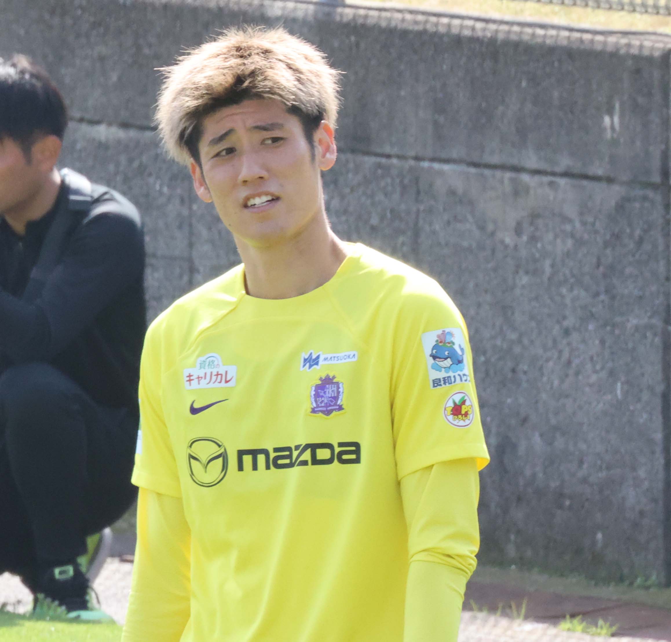 荒木隼人選手／腰を引かないでやること | TSSサンフレッチェ広島