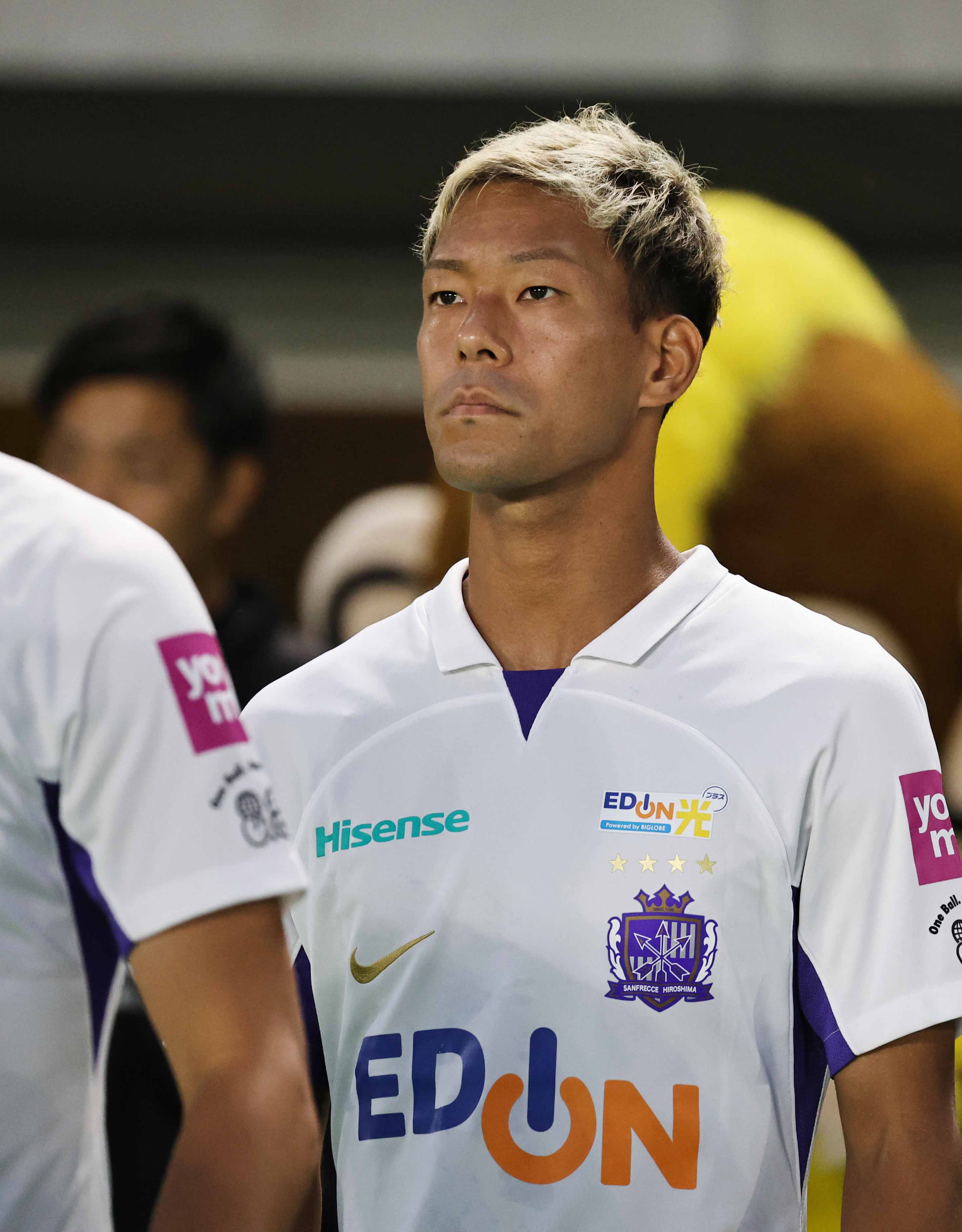 サンフレッチェ広島　野津田選手サイン入りスパイク 野津田岳人選手 J1リーグ通算200試合出場記念グッズ、 受注販売