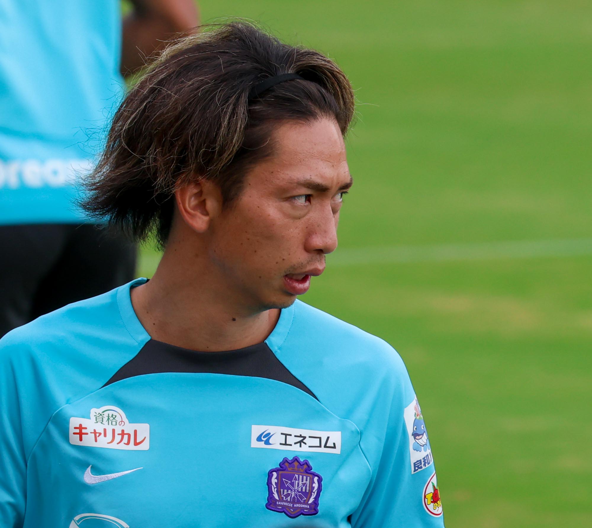 川辺駿選手／セカンドボールを拾っていく | TSSサンフレッチェ広島公式