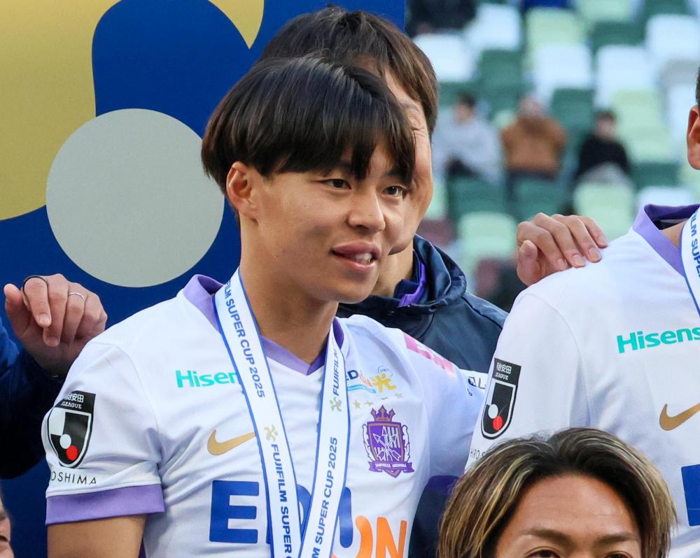 サンフレッチェ広島2025ユニフォーム中村草太