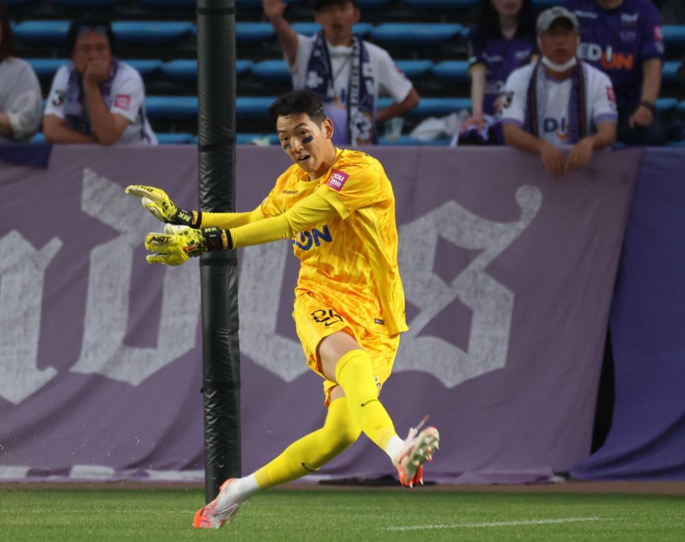 みっちょ チョン・ミンギ選手／仲間達に助けられた | TSSサンフレッチェ広島公式