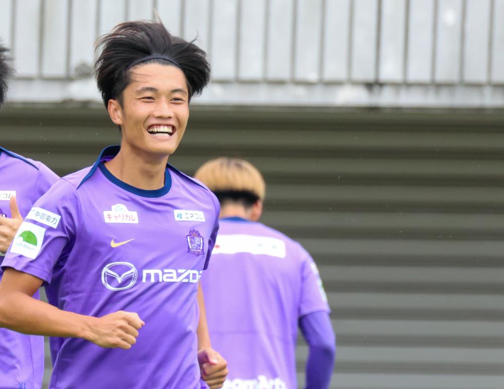 東俊希選手／受け身にならず、前から行く | TSSサンフレッチェ広島公式