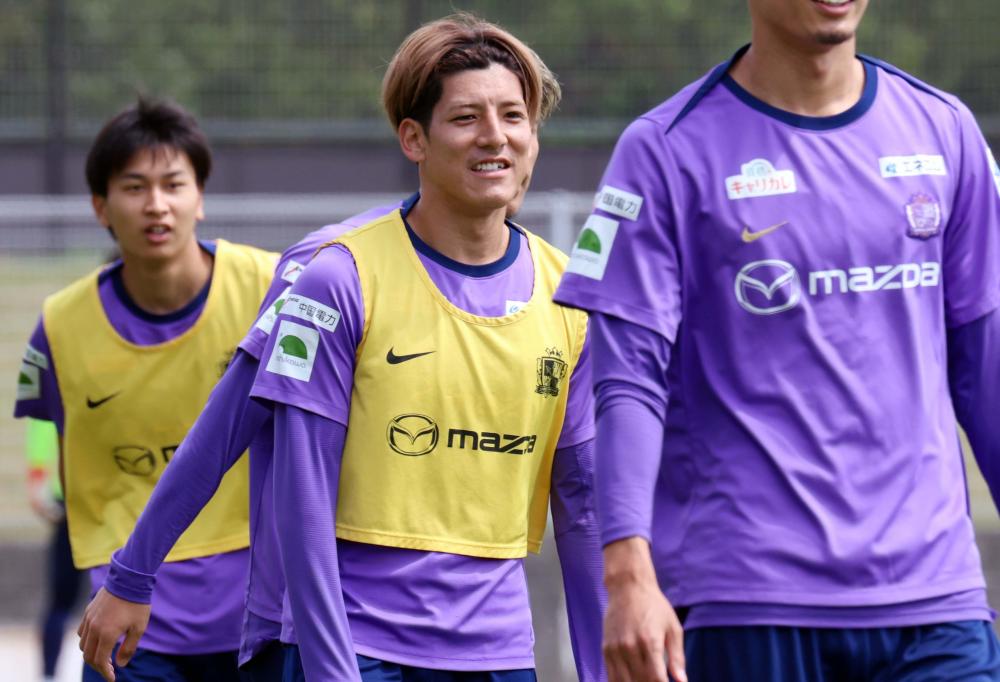 新井直人選手／両方のサイドで良さを出せる | TSSサンフレッチェ広島