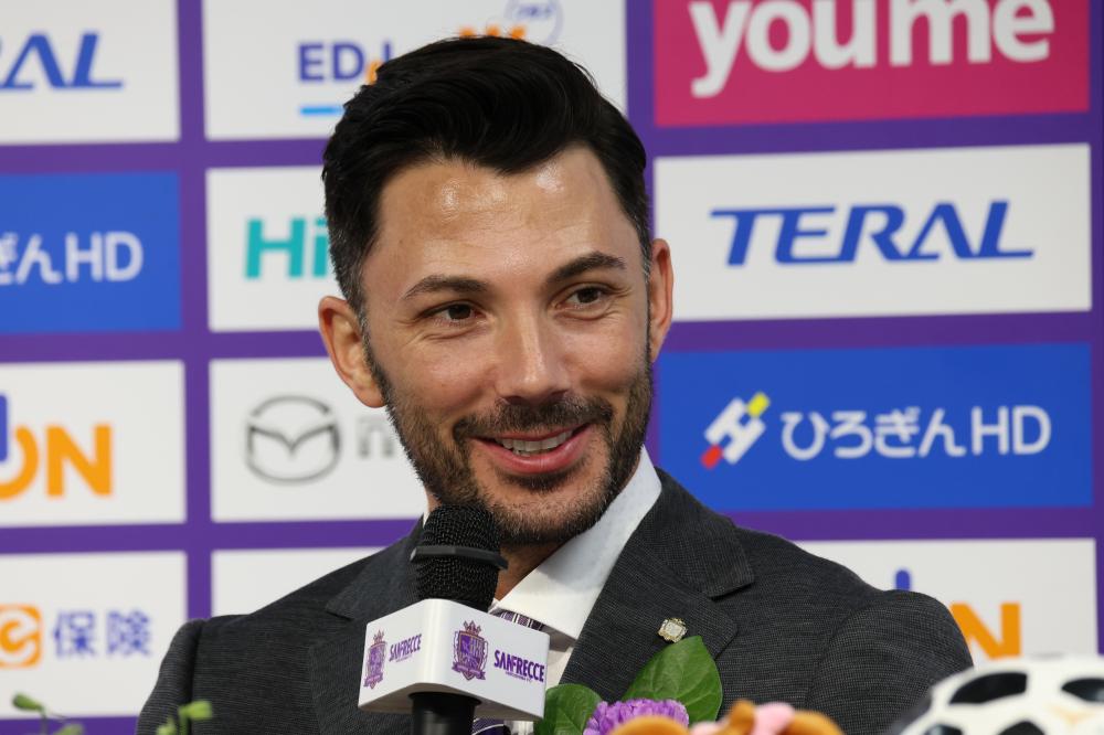トルガイ・アルスラン選手引退会見／サンフレッチェ広島国際部として