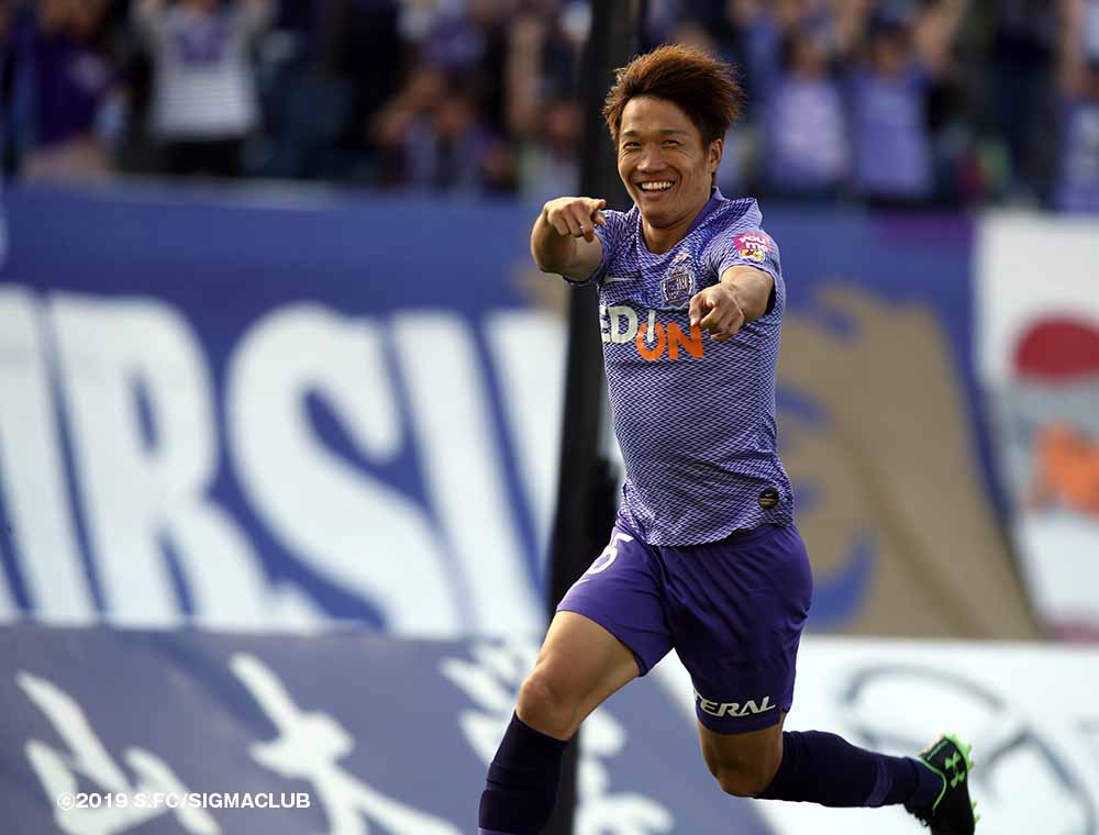 人気定番，得価 2018エポック　TEサンフレッチェ広島　稲垣祥　40枚限定　直筆サインカード　チームエディション　EPOCH　Jリーグ　現名古屋グランパス